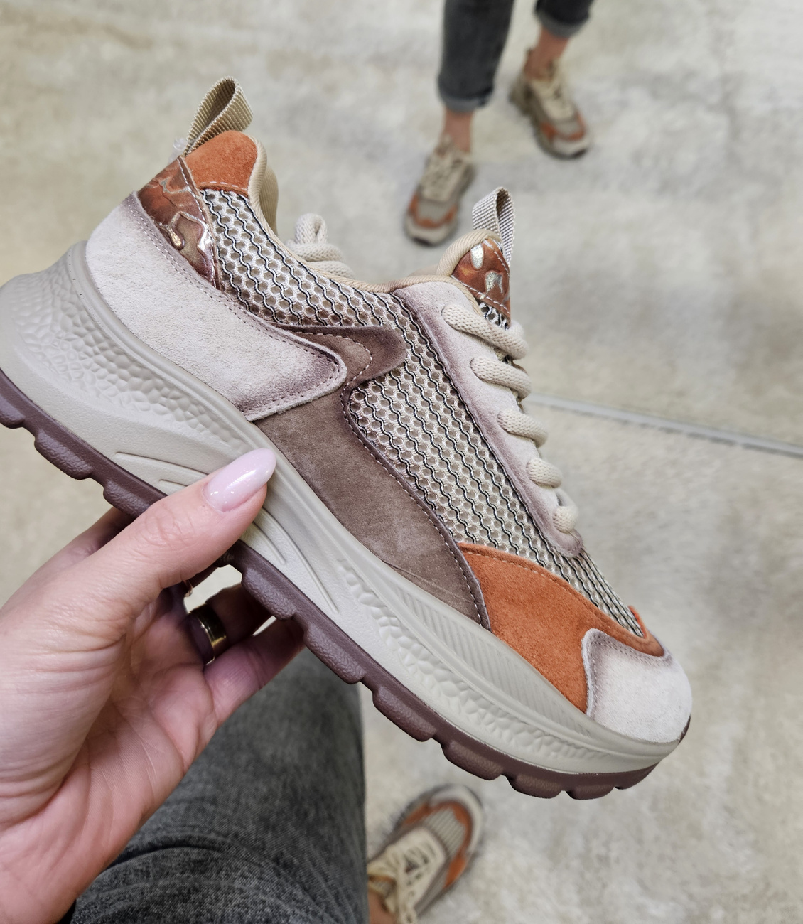 BEŻOWE SKÓRZANE SNEAKERSY półbuty damskie