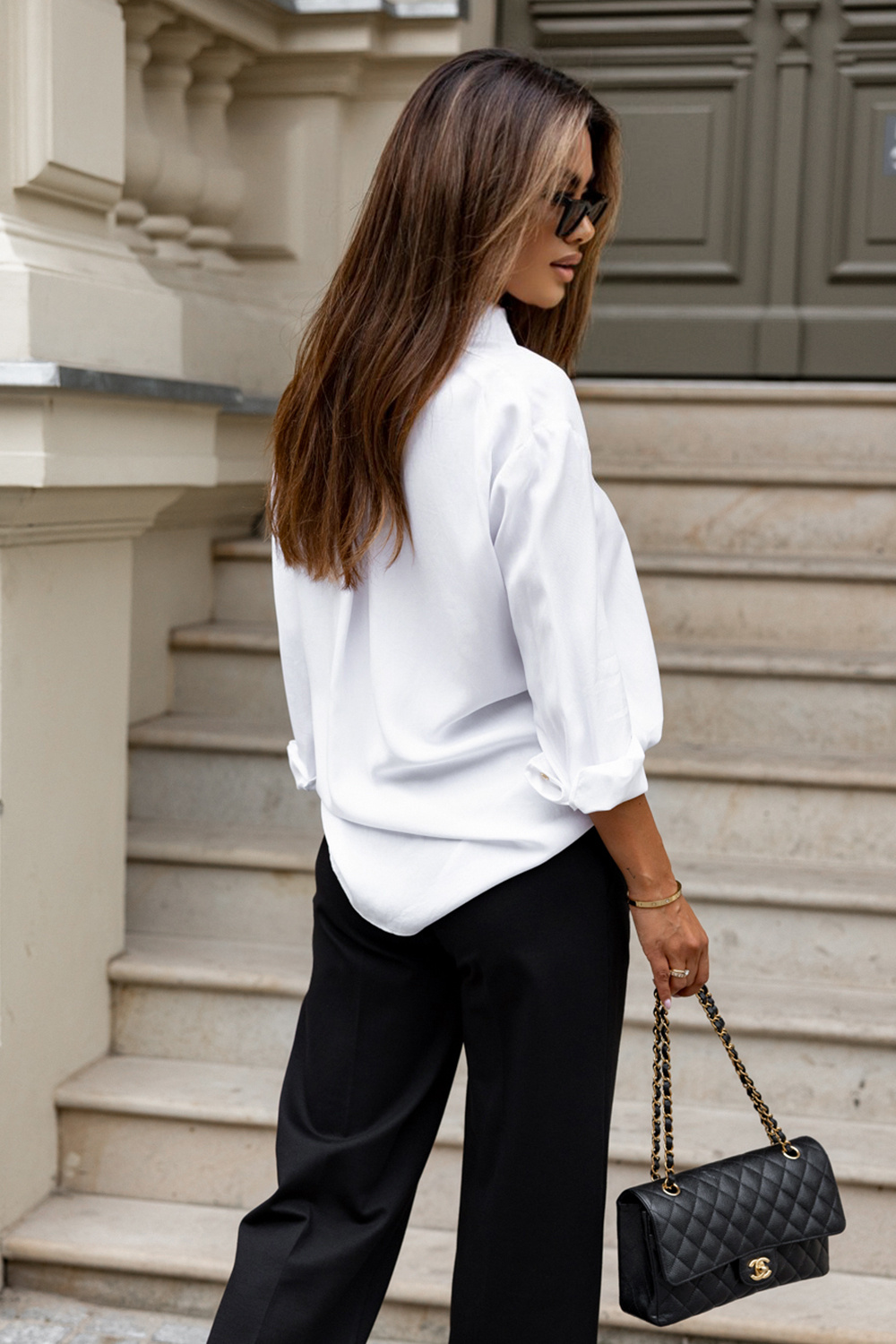 Biała Koszula Emilie Ze Złotymi Guzikami