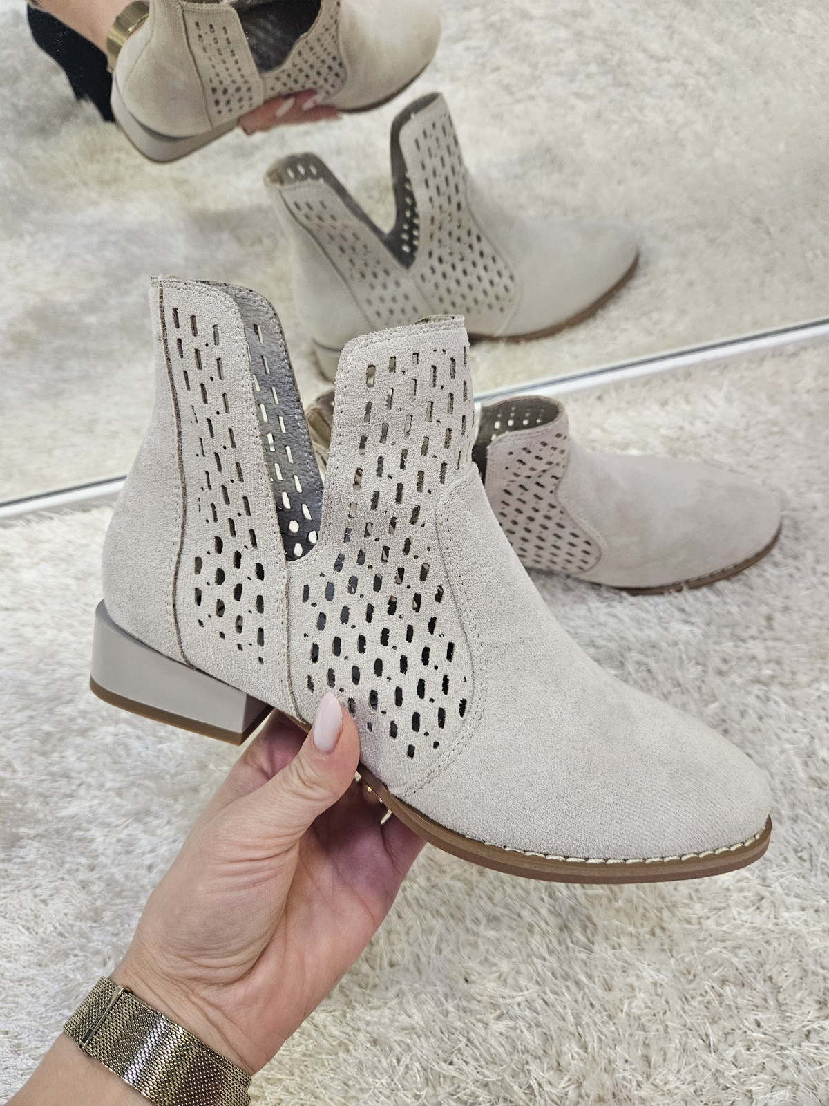 Beżowe ażurowe pólbuty  botki damskie na obcasie 