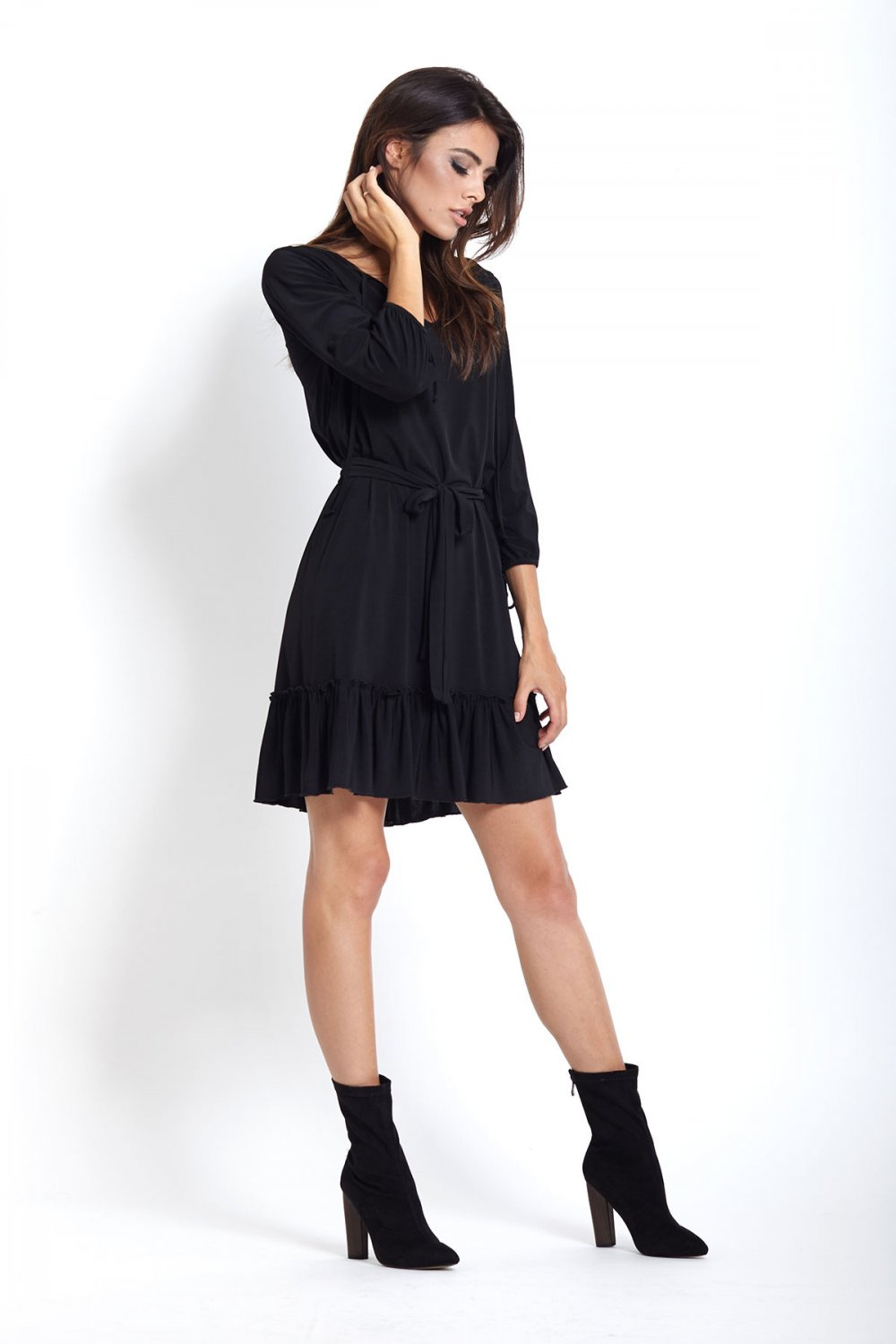  Roksana Z Falbaną Krótka Elegancka Czarna Sukienka Rozkloszowana
