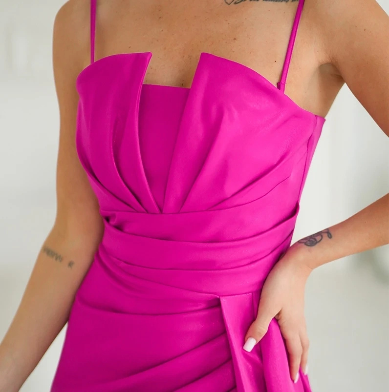 Sukienka Wieczorowa Maxi Fuksja Brokatowa z Rozcięciem