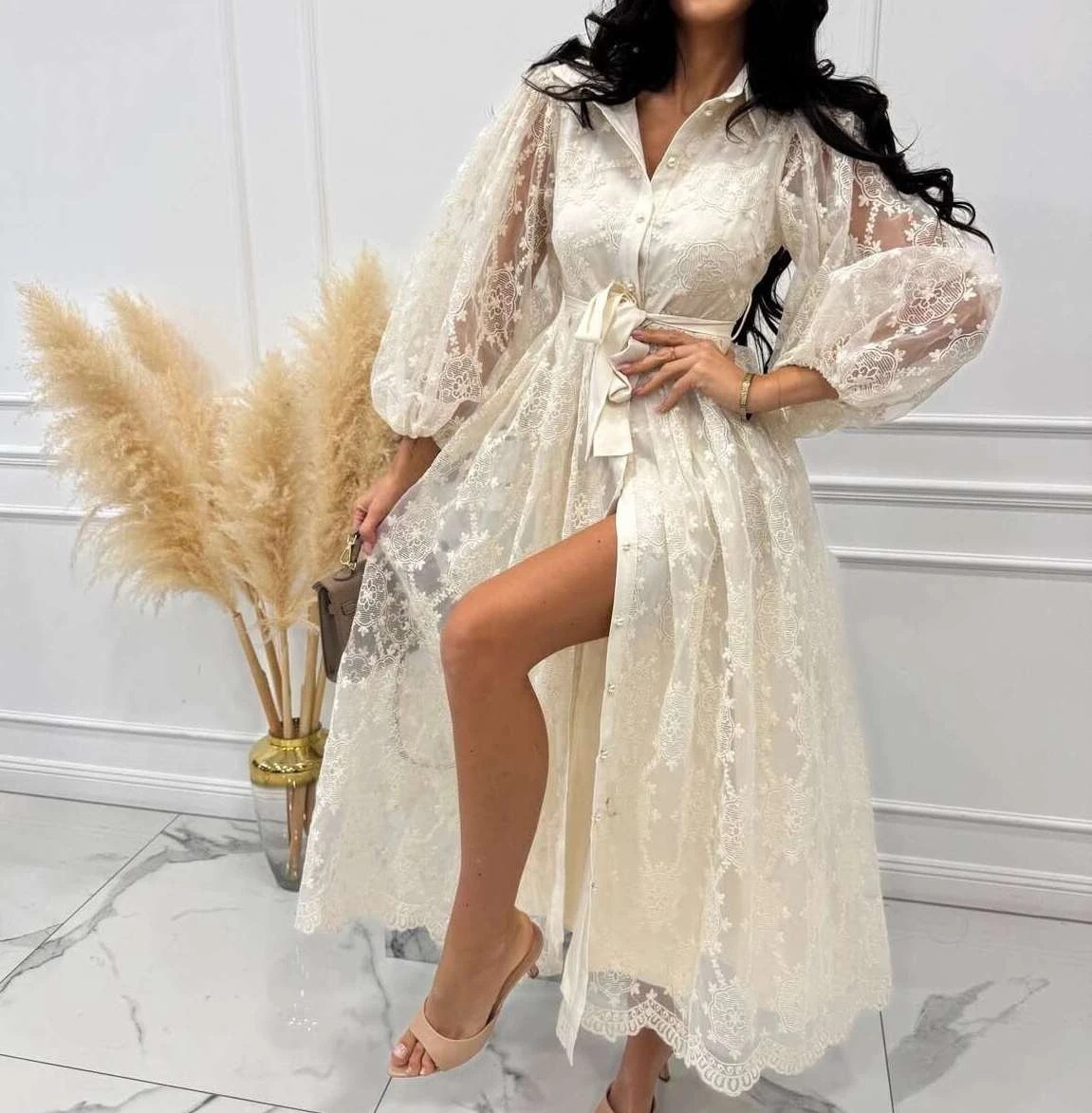 Sukienka Maxi Kremowa Koronkowa w Kwiaty Elegancka na Wesele BELOTTA