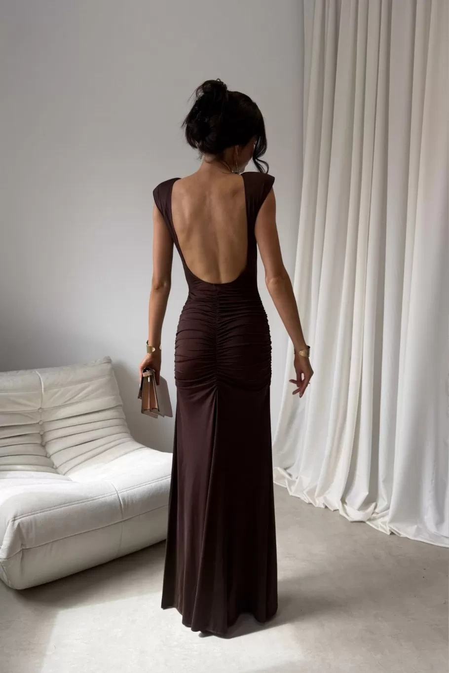 Aurelia - sukienka maxi w kolorze czekoladowym