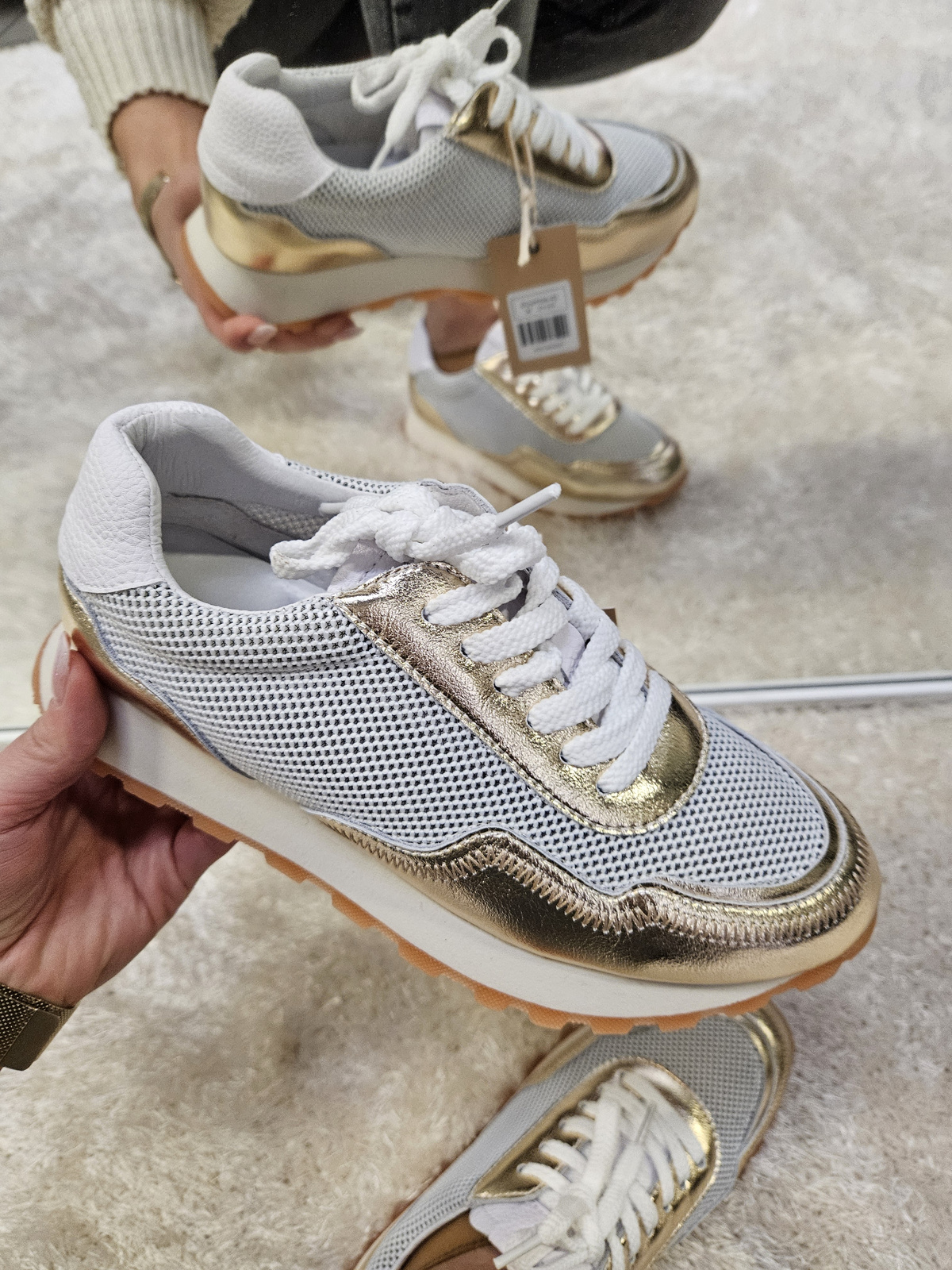 Sneakersy damskie  Złote skórzane półbuty ażurowe na platformie