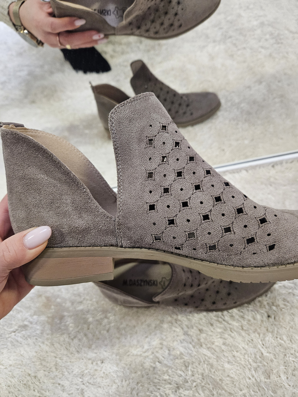 Brązowe ażurowe pólbuty  botki damskie na obcasie 