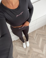 Komplet top+legginsy z napisem -czarny