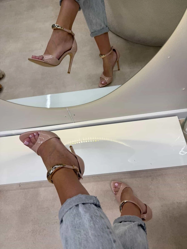 Sandały na Szpilce z Eleganckim Zdobieniem przy Kostce Idarelle beżowe