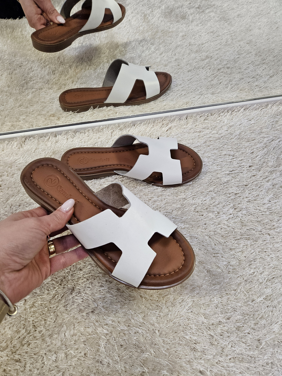 Klapki damskie ze skóry naturalnej Oli białe