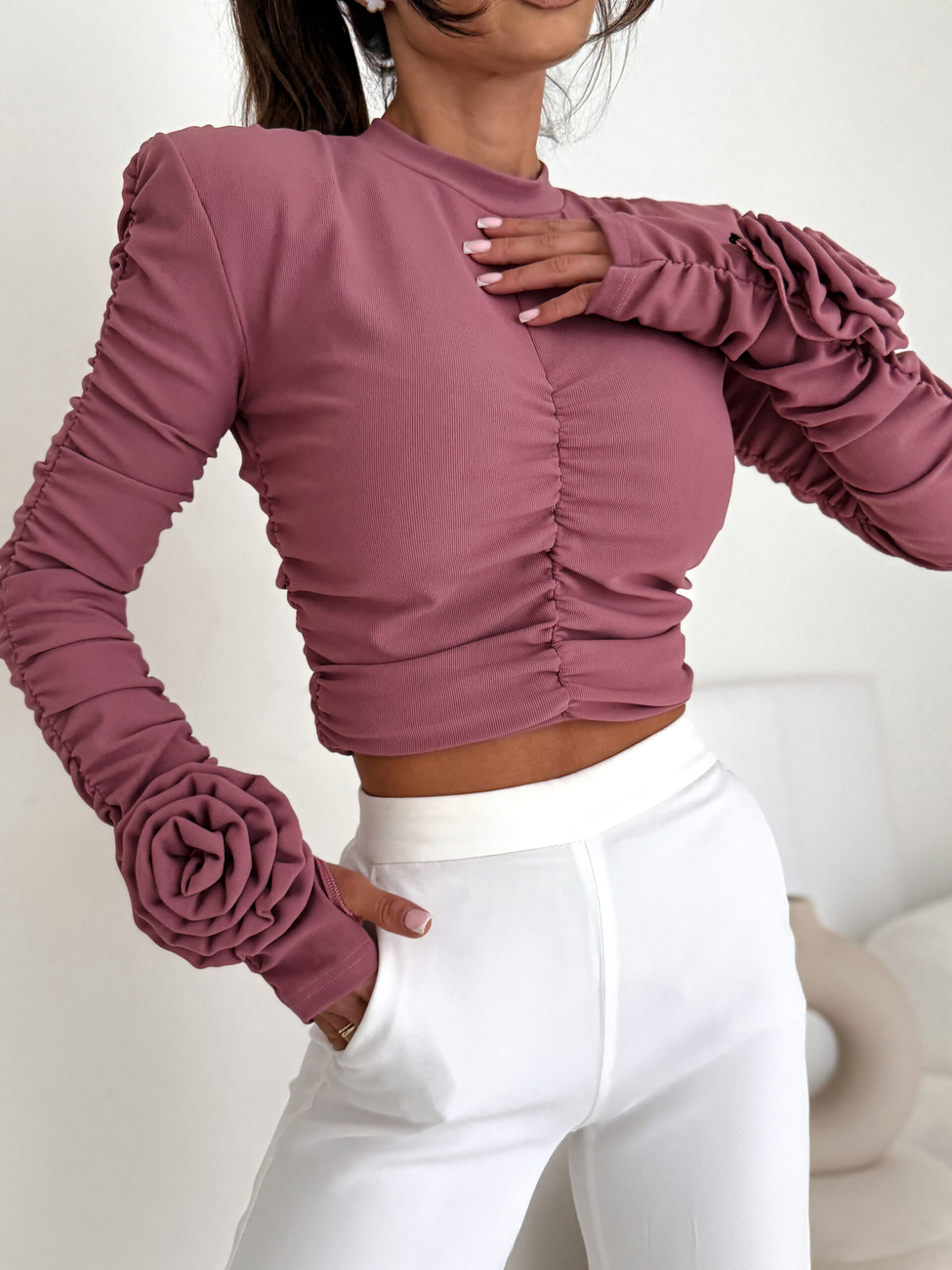 Elegancka Bluzka Velia z różami i długim rękawem brudny róż