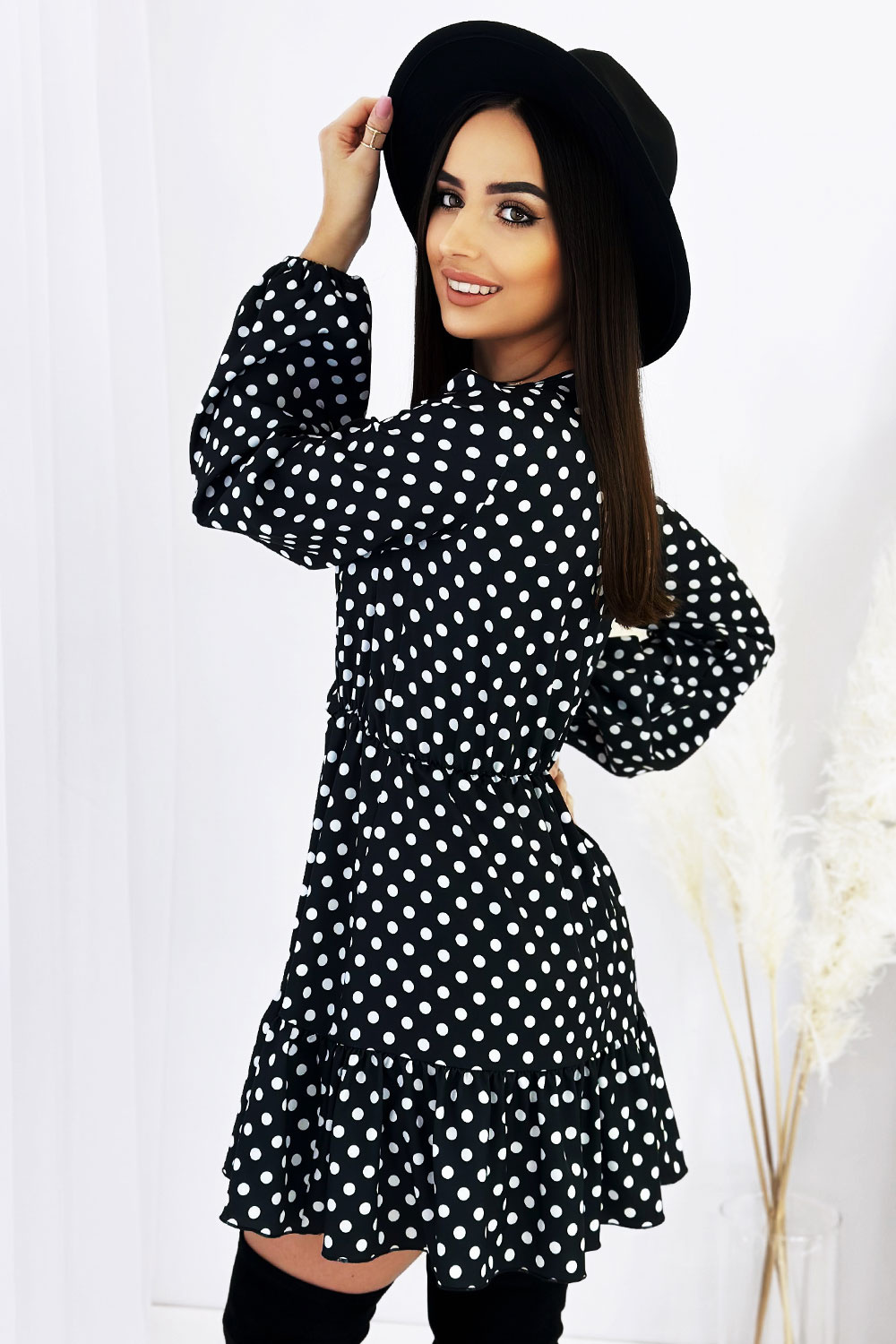 Mini  W Kropeczki Rachell Czarna Elegancka Sukienka Z Falbanką
