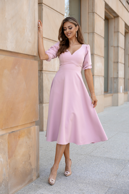 Elegancka midi Sukienka rozkloszowana Carmen różowy