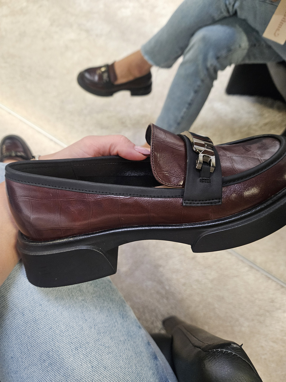 Brązowe Mokasyny na Płaskiej Podeszwie Ozdobione Klamrą ze skóry naturalnej