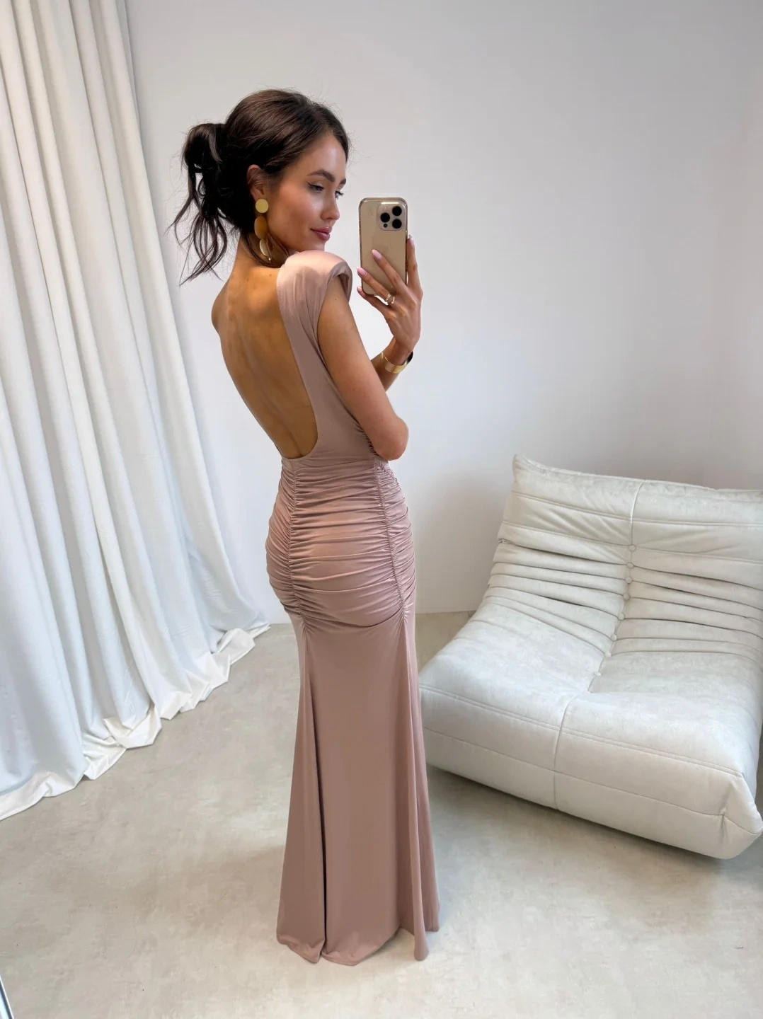 Aurelia - sukienka maxi w kolorze beżowym