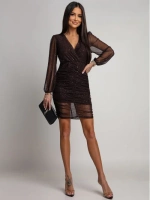 Eleganka Sukienka mini siateczkowa z brokatem i kopertowym dekoltem SCARLET  czekoladowy