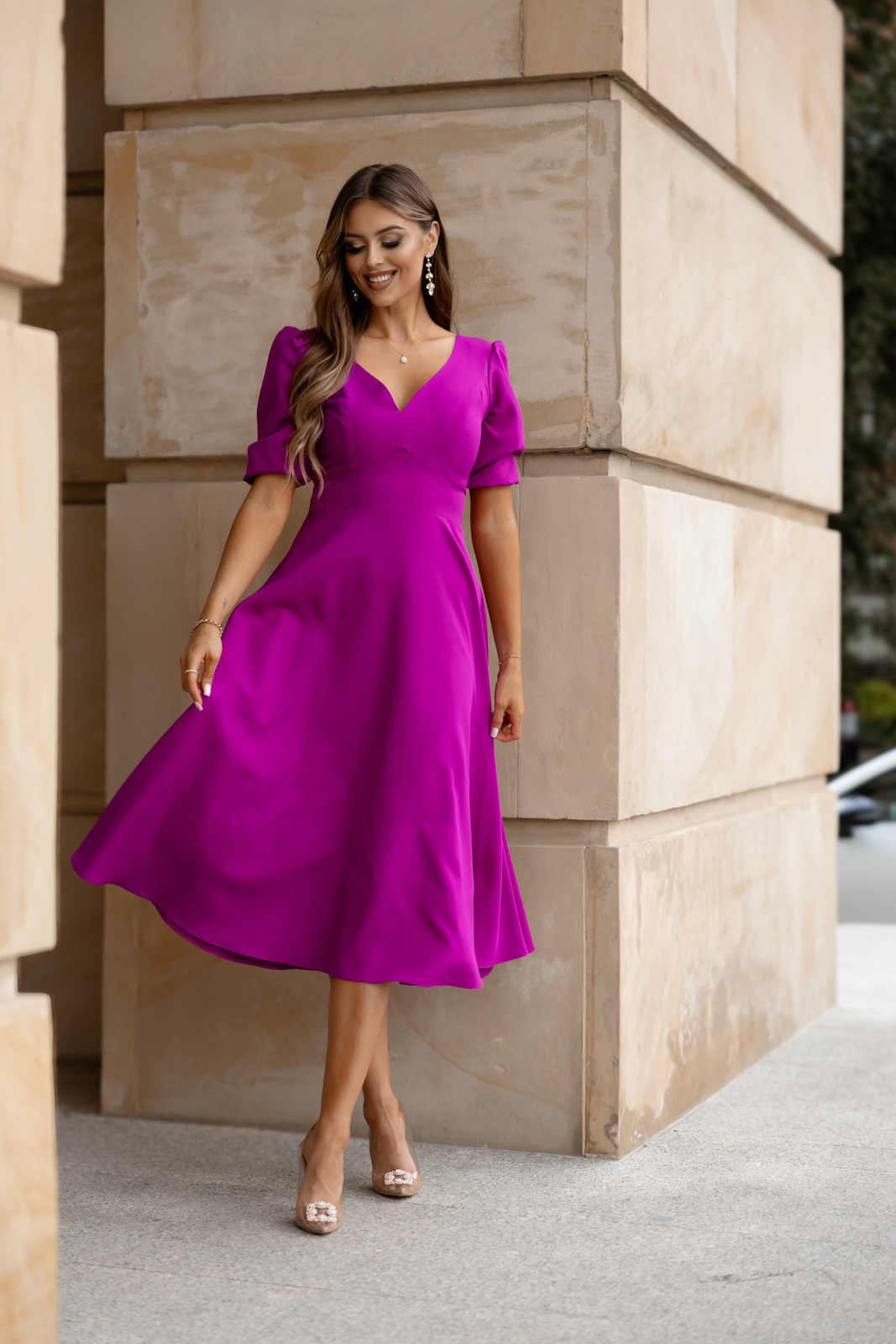 Elegancka midi Sukienka rozkloszowana Carmen fuksja