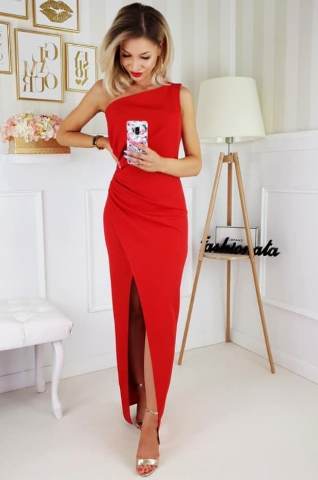 Sukienka na jedno ramię z rozcięciem- czerwony