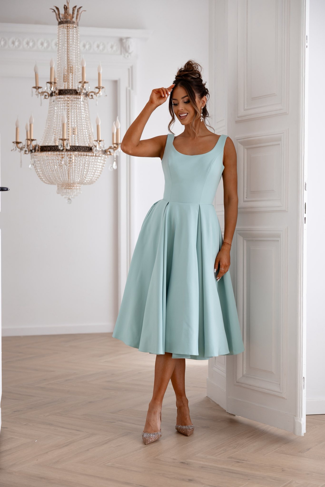 Elegancka  midi Sukienka na ramiączkach Merry miętowy