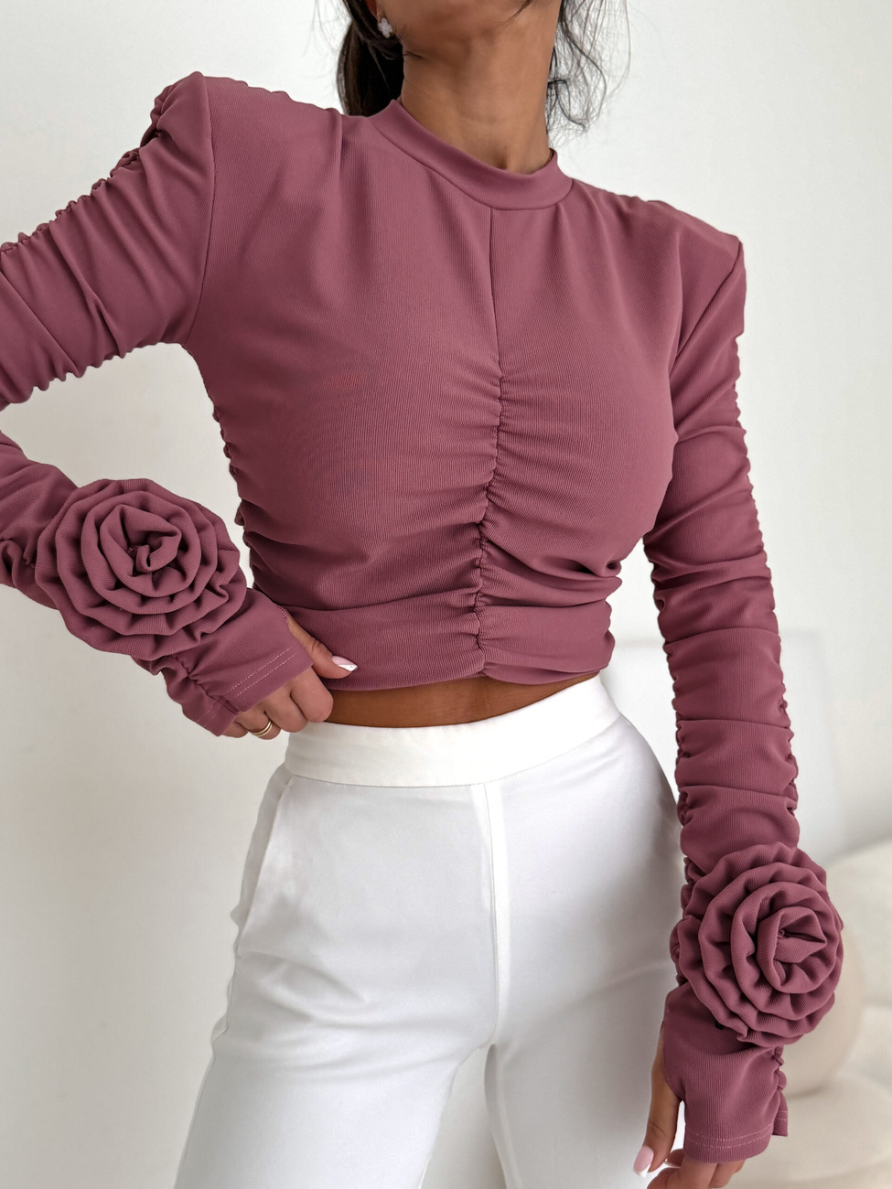 Elegancka Bluzka Velia z różami i długim rękawem brudny róż