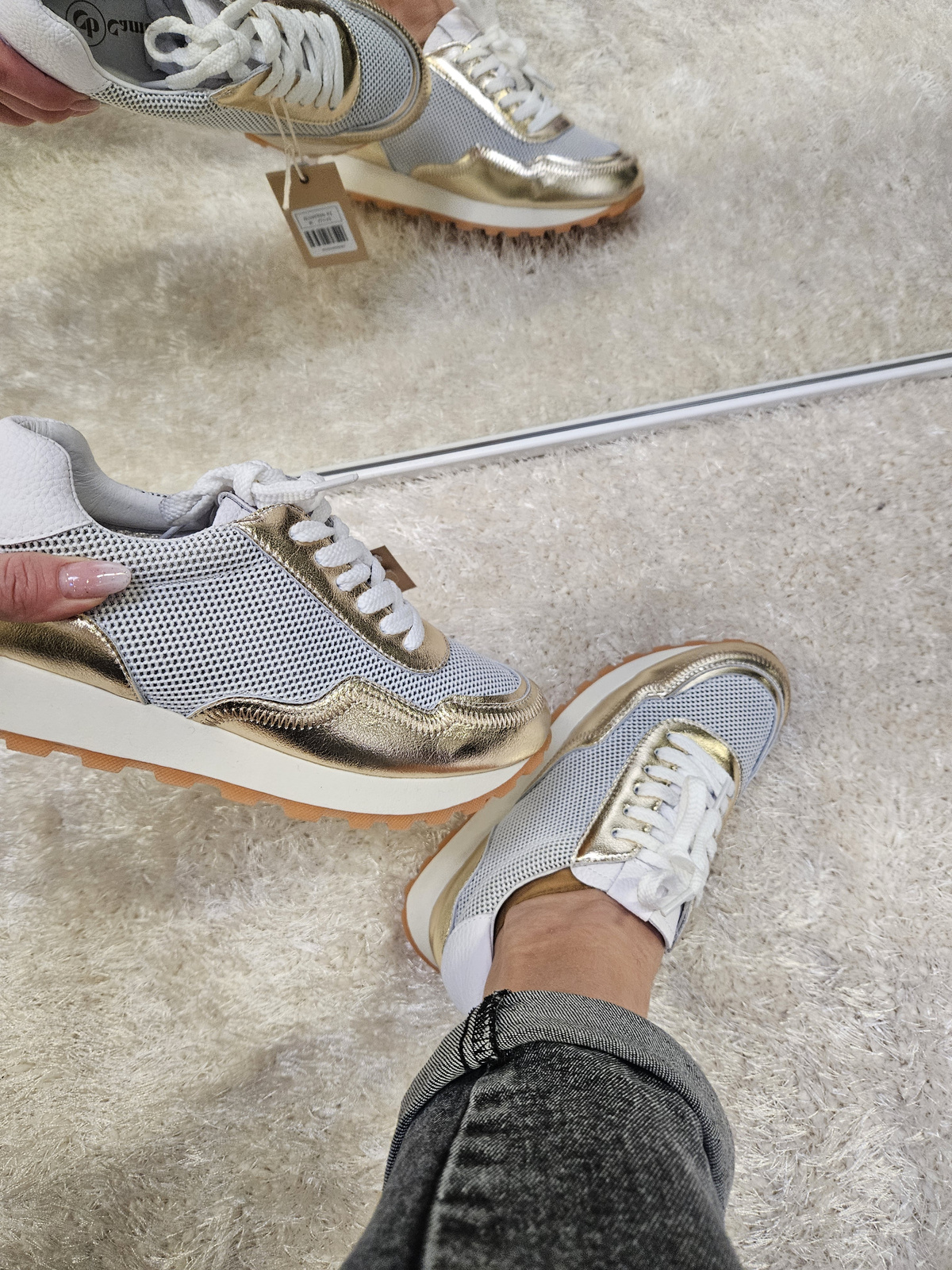 Sneakersy damskie  Złote skórzane półbuty ażurowe na platformie