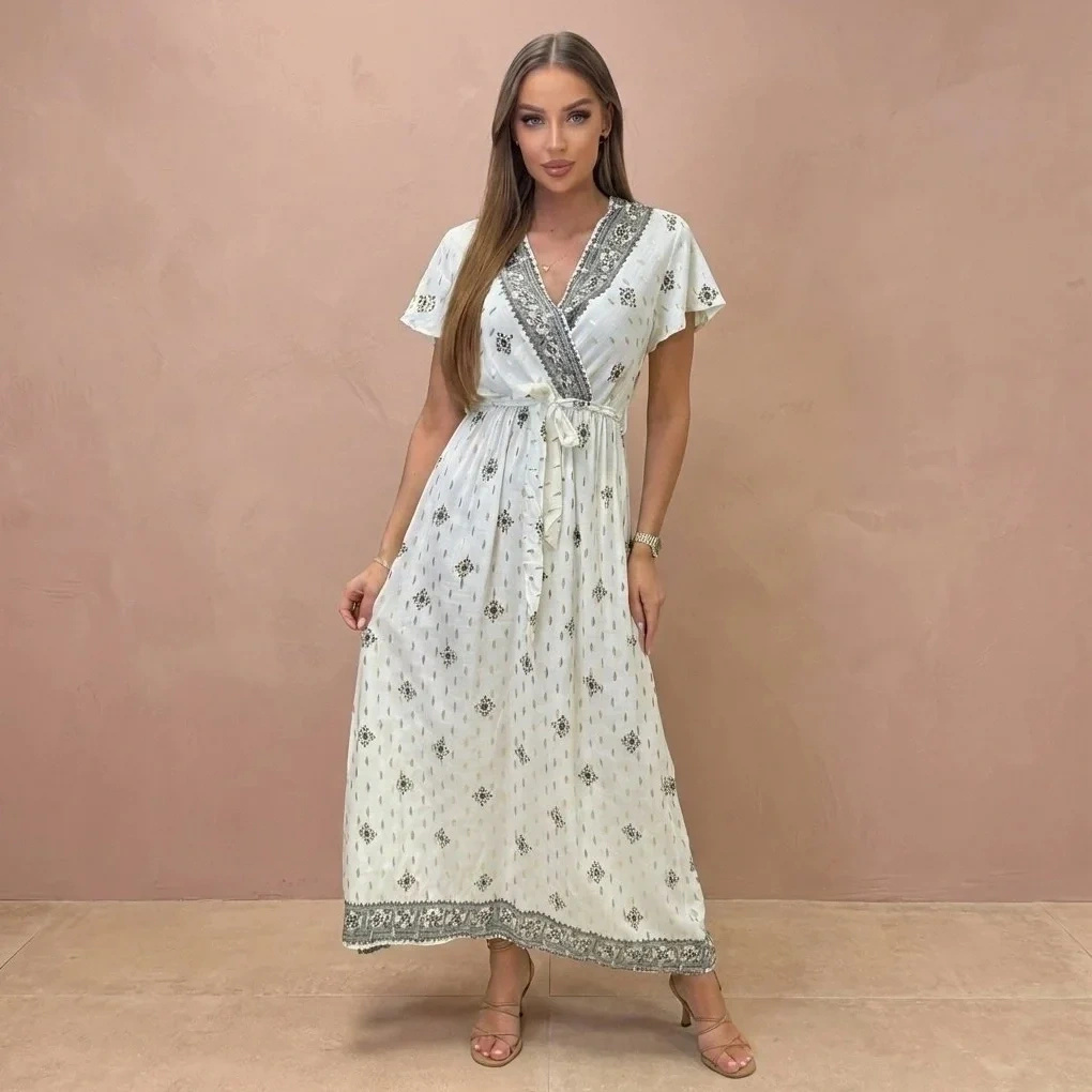 Sukienka maxi boho biała wzór orientalny dekolt V elegancka letnia długa