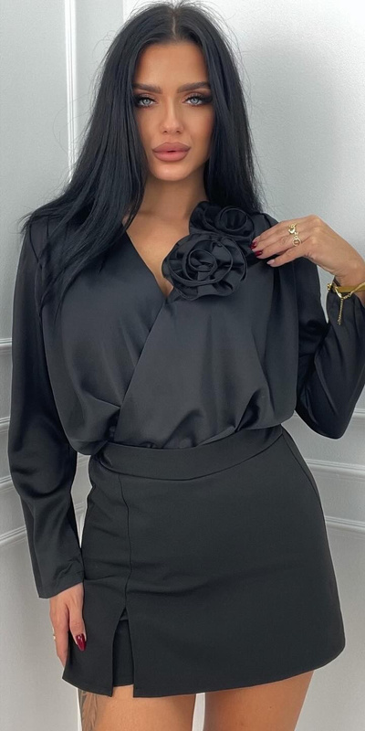 Czarna satynowa Bluzka damska Róża Elegancki Dekolt Długi Rękaw