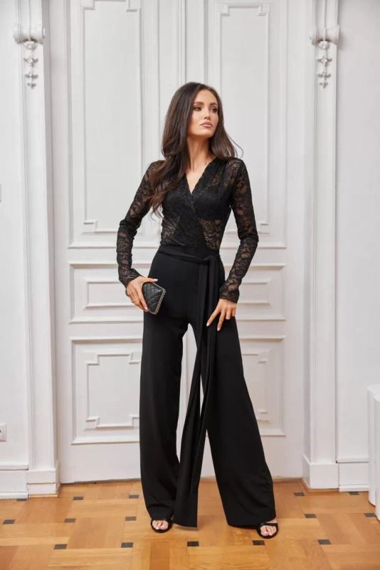 Elegancki KOMBINEZON Z KORONKOWĄ GÓRĄ I WIĄZANY W TALII CZARNY