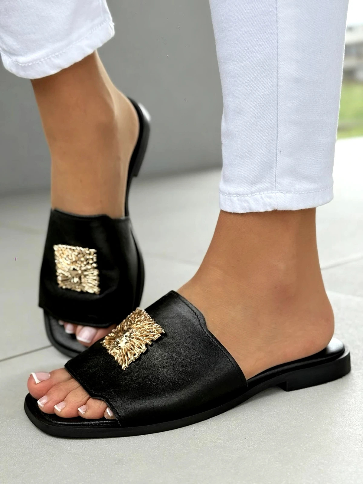 Klapki damskie ze skóry naturalnej Ana czarne