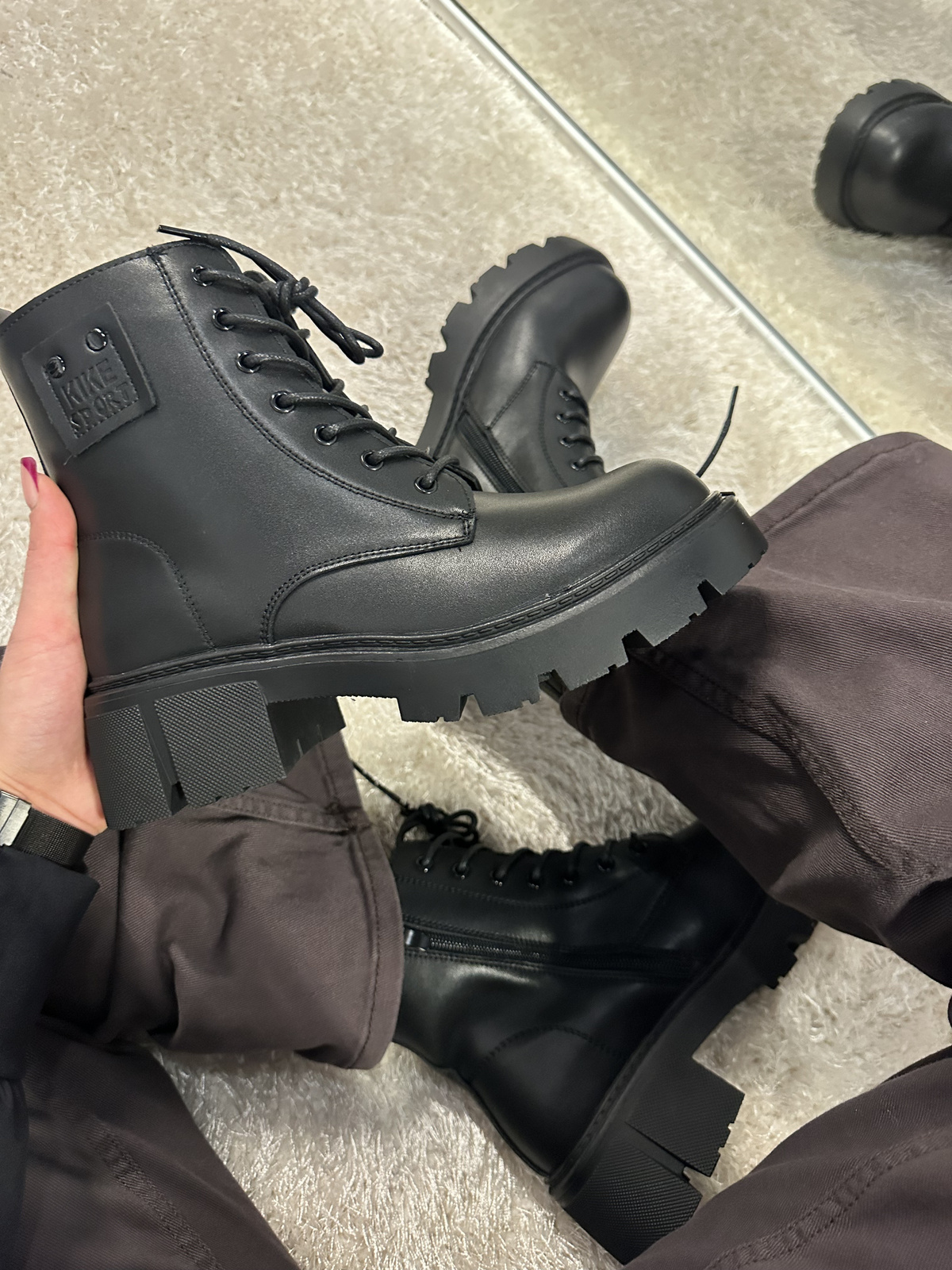 Botki damskie ze skóry naturalnej wysokie sznurowane na klocku czarne