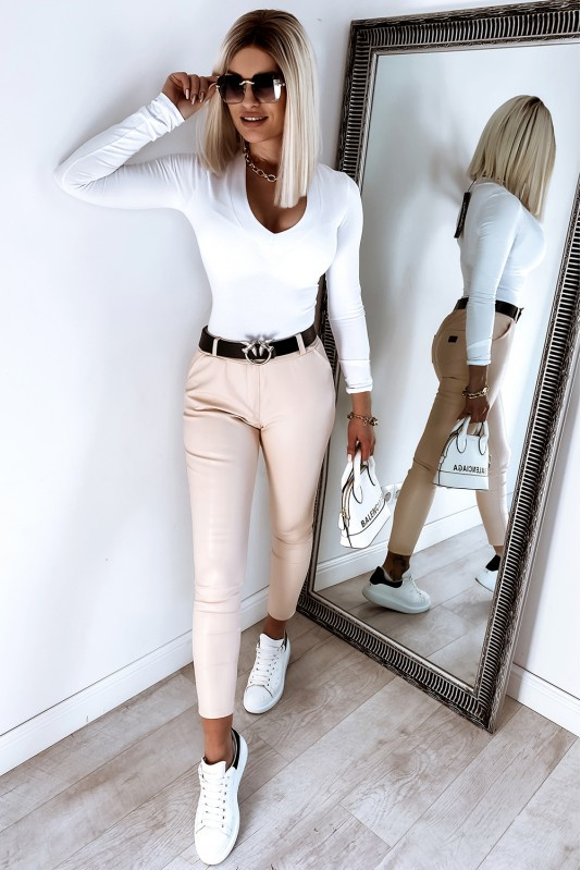 Biała Damska Bluzka z Dekoltem V