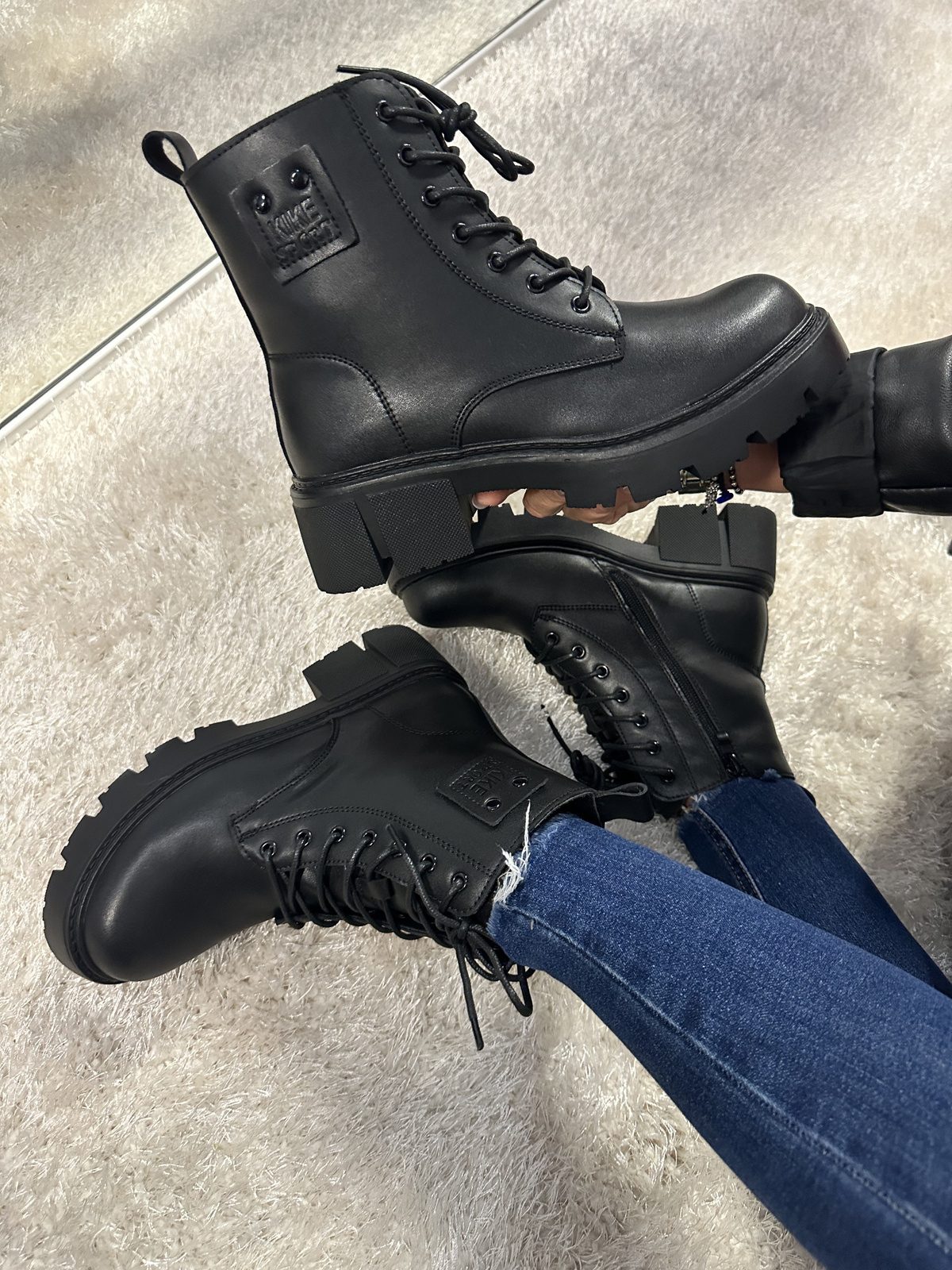 Botki damskie ze skóry naturalnej wysokie sznurowane na klocku czarne