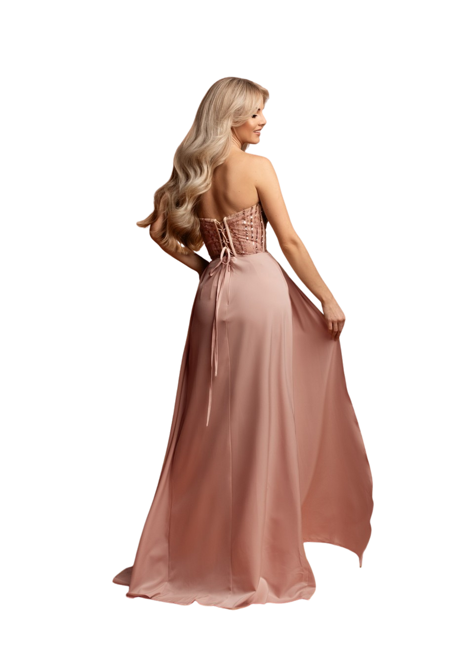 Ada elegancka długa suknia z gorsetem i satynowym dołem pudrowy róż