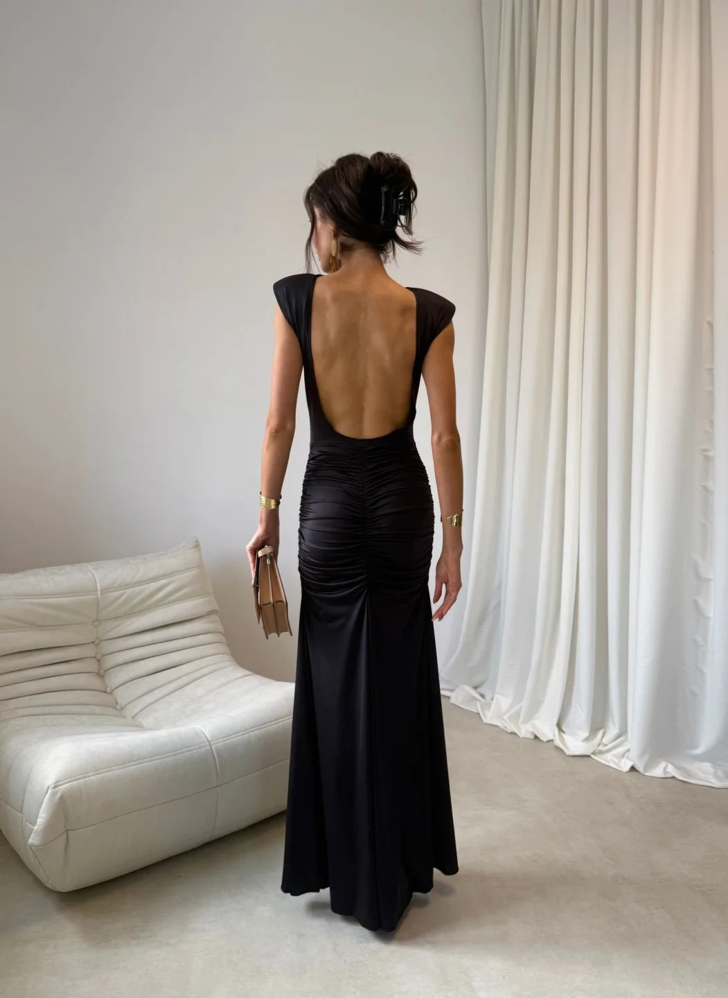 Aurelia - sukienka maxi w kolorze czarnym