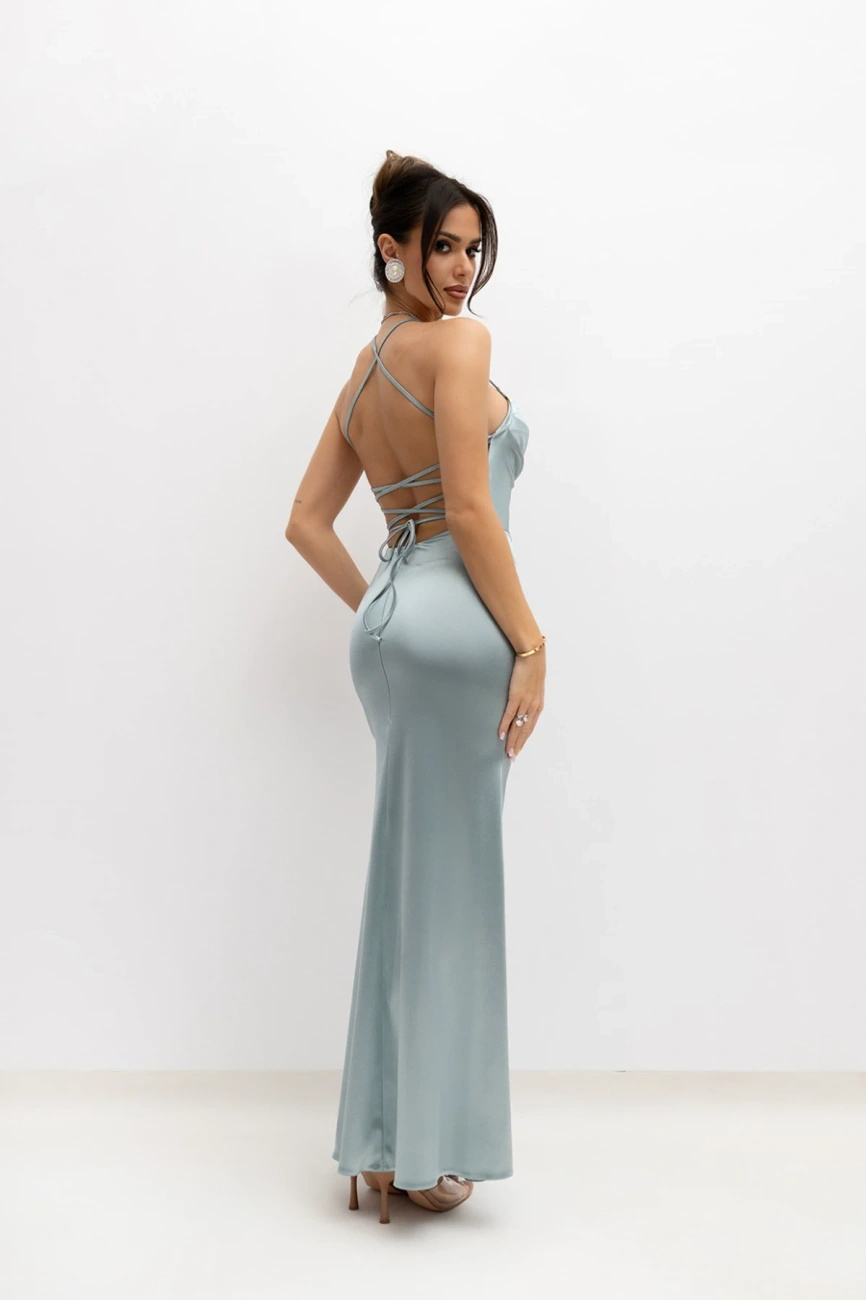 Elegancka dopasowama sukienka maxi Paula satynowa szałwia