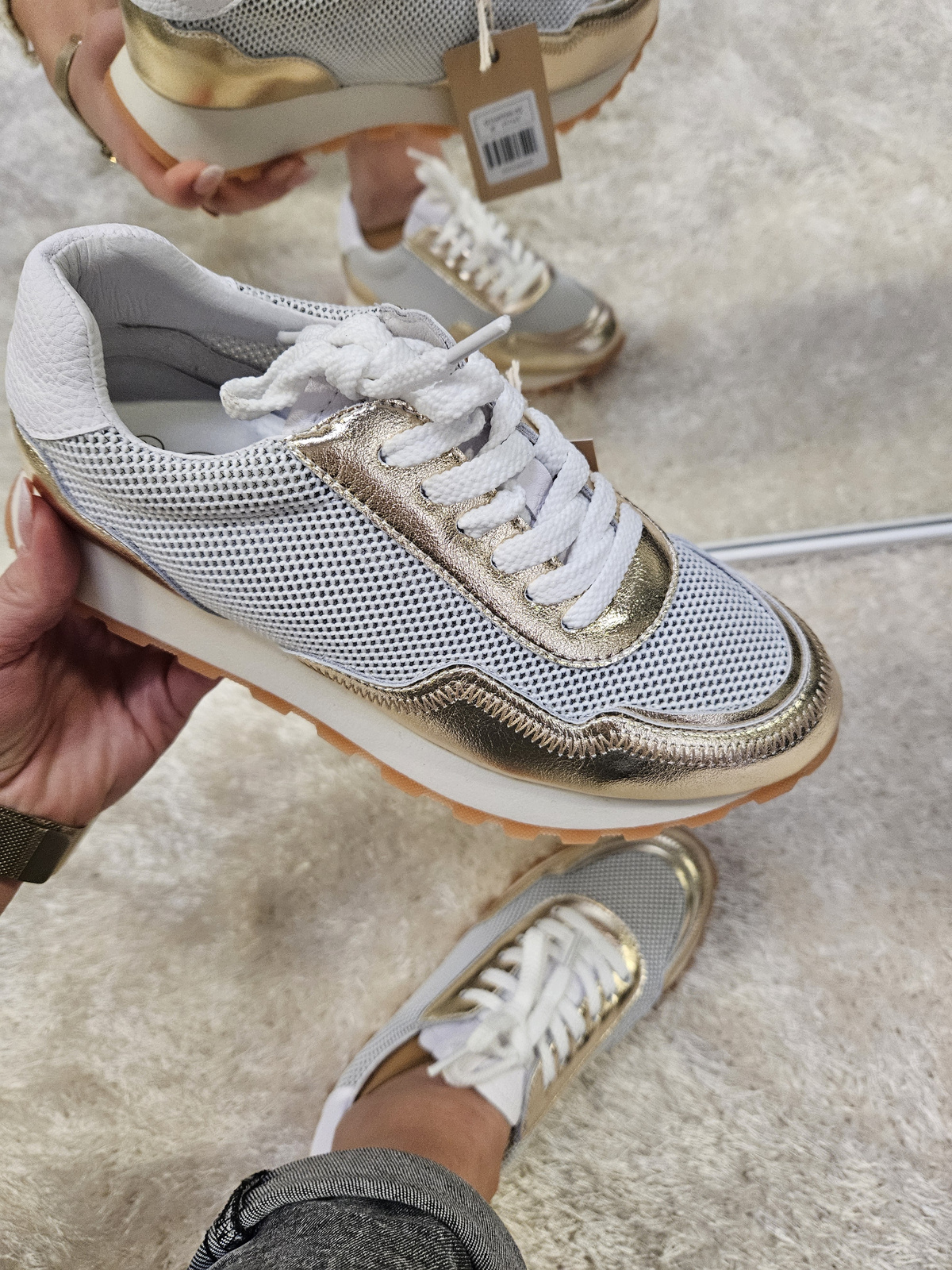 Sneakersy damskie  Złote skórzane półbuty ażurowe na platformie