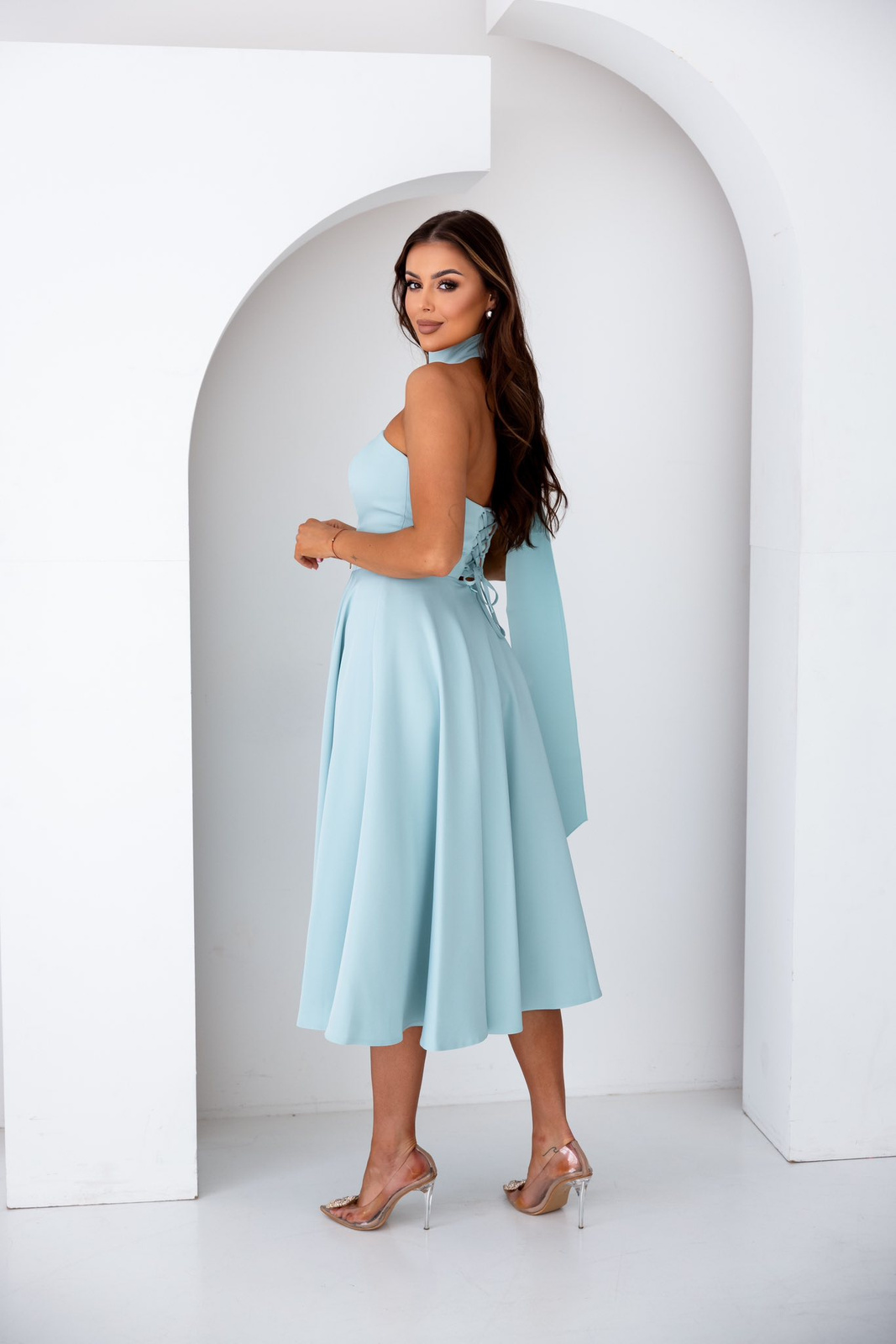 Elegancka gorsetowa midi Sukienka Asti szałwia