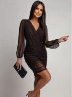Eleganka Sukienka mini siateczkowa z brokatem i kopertowym dekoltem SCARLET  czekoladowy