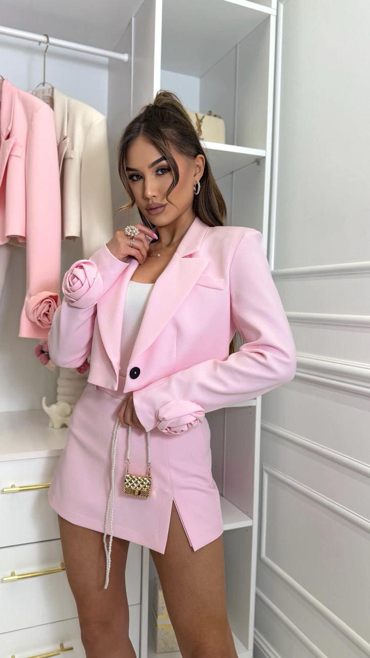 Marynarka krótka z różami  Rose różowy