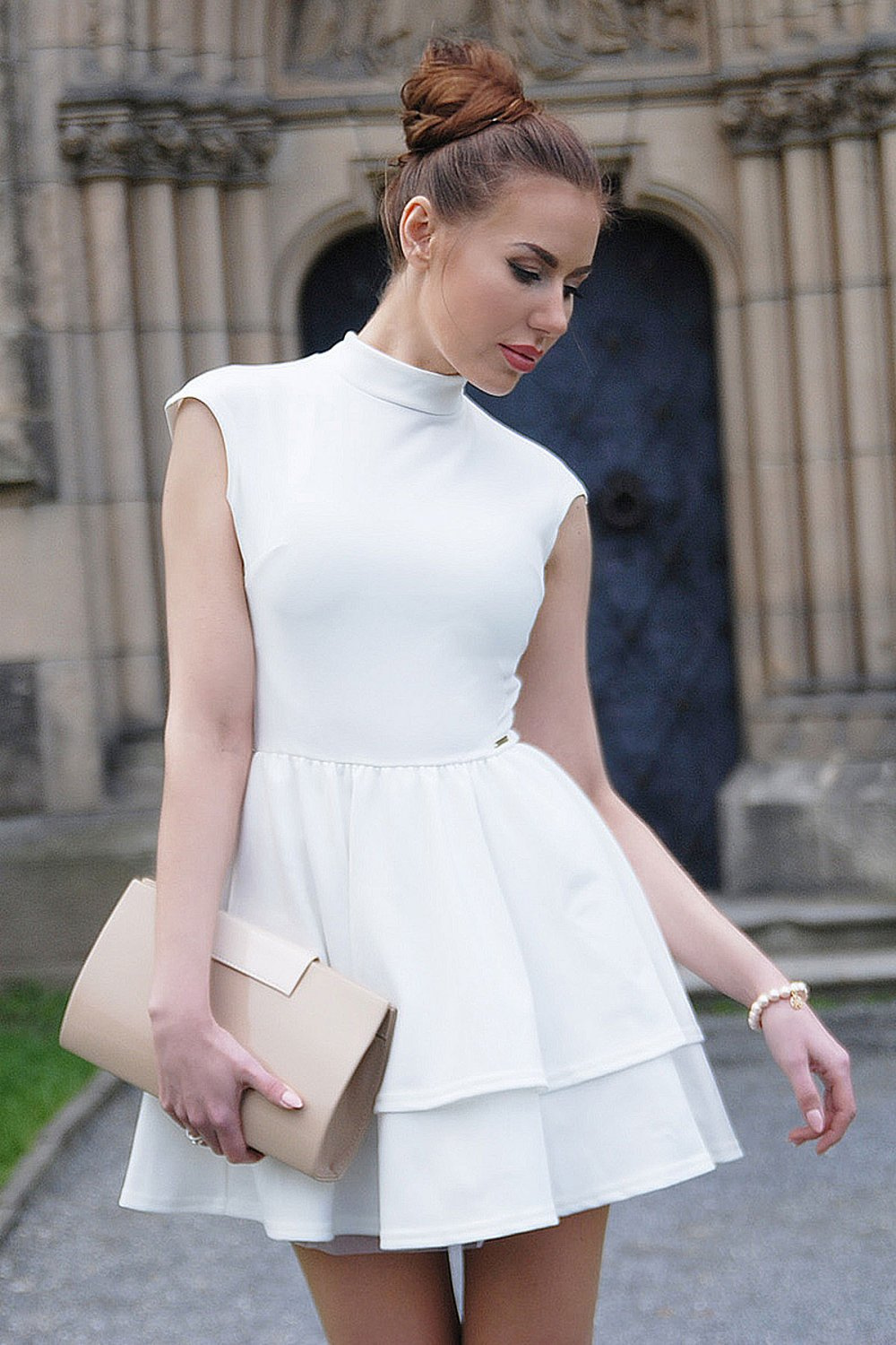 Rozkloszowana  Sandra Krótka Elegancka Ecru Sukienka
