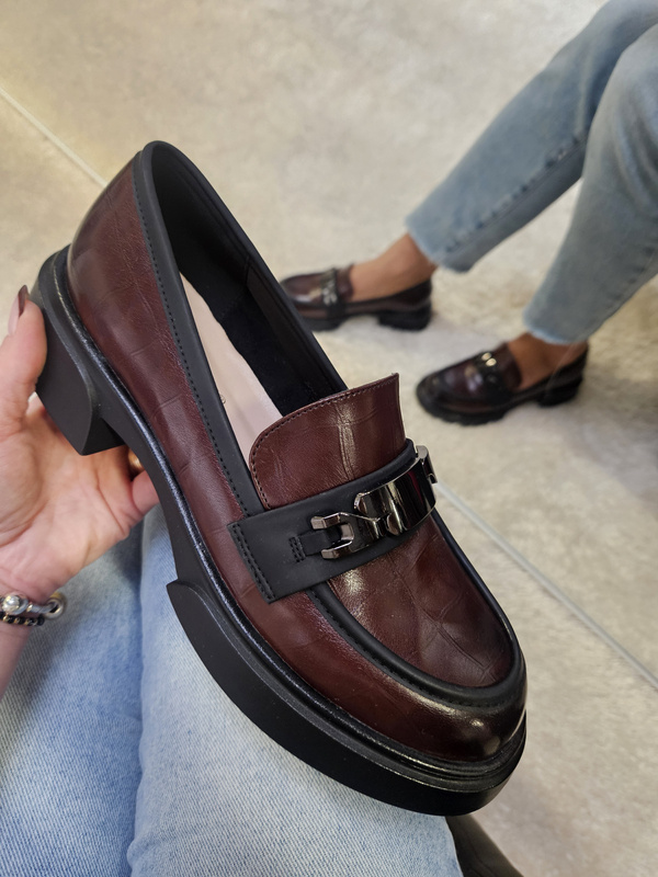 Brązowe Mokasyny na Płaskiej Podeszwie Ozdobione Klamrą ze skóry naturalnej