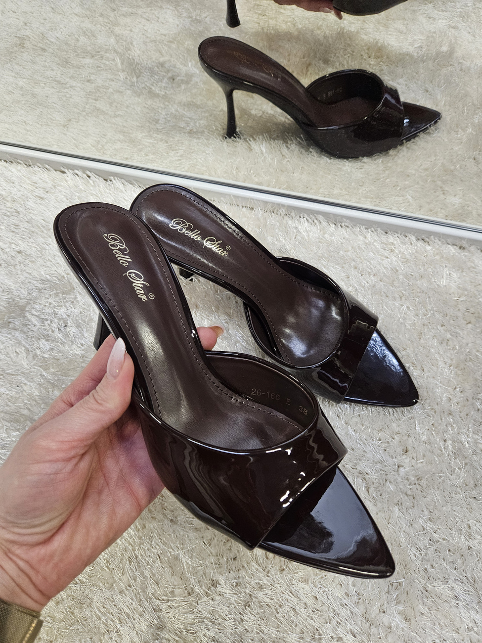 Klapki Camila na obcasie eko skóra  czekoladowe