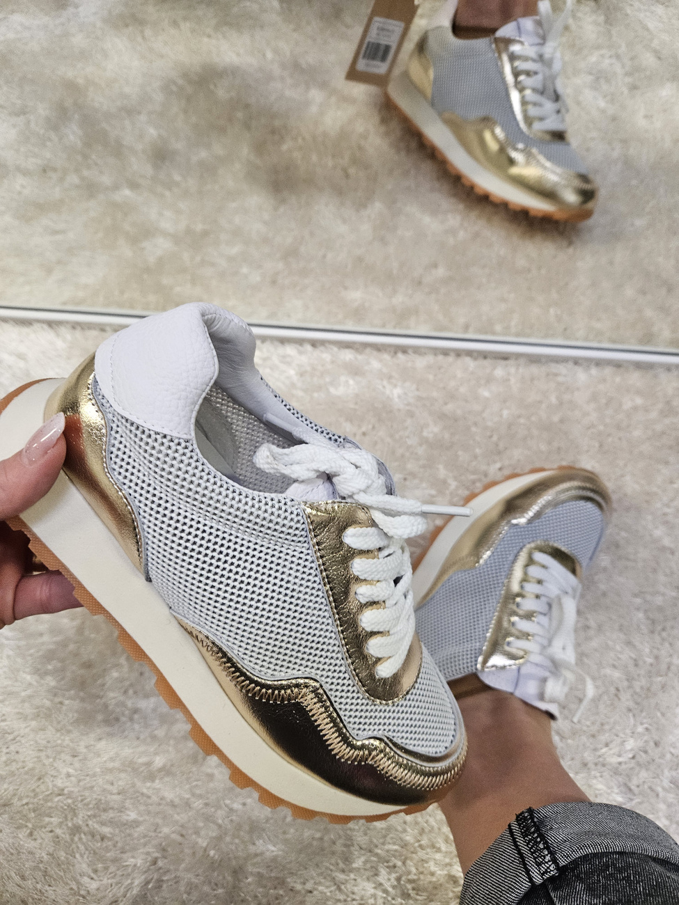 Sneakersy damskie  Złote skórzane półbuty ażurowe na platformie