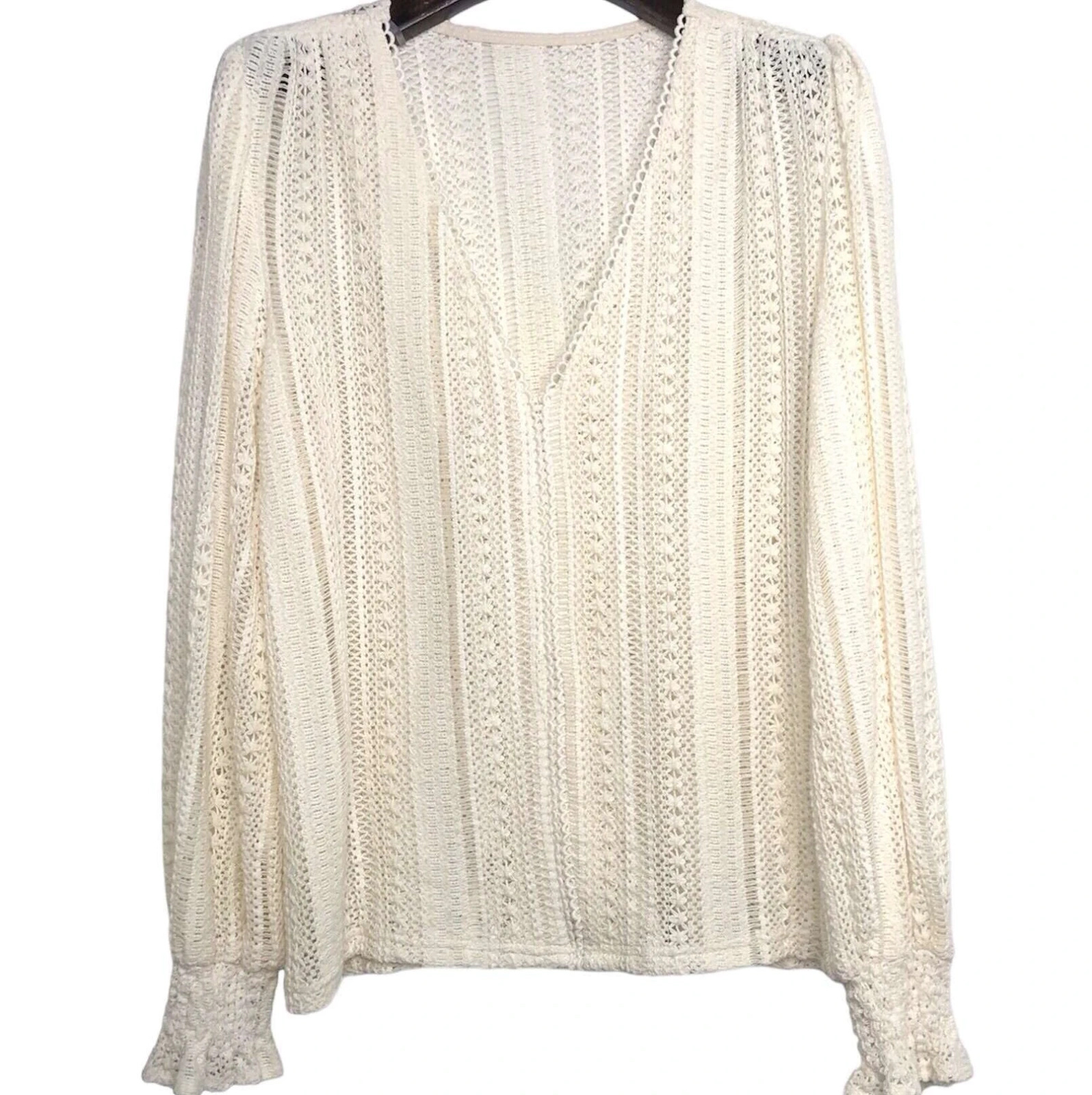 Bluzka Damska Ażurowa Beżowa Saint Luxury Dekolt V Bufiaste Rękawy Elegancka