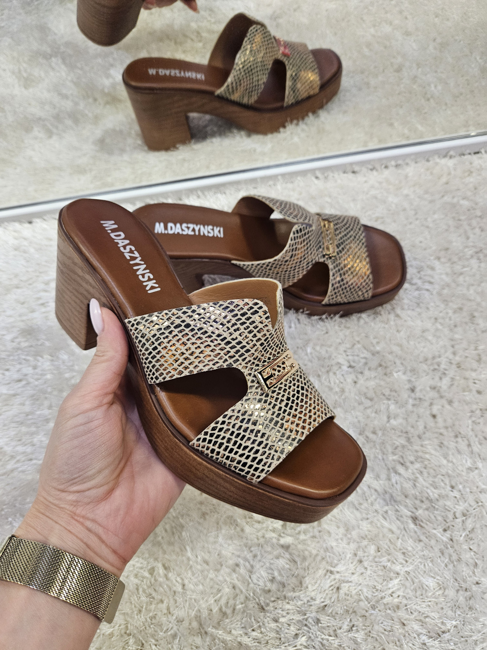 Klapki Olivia na obasie złoty wąż