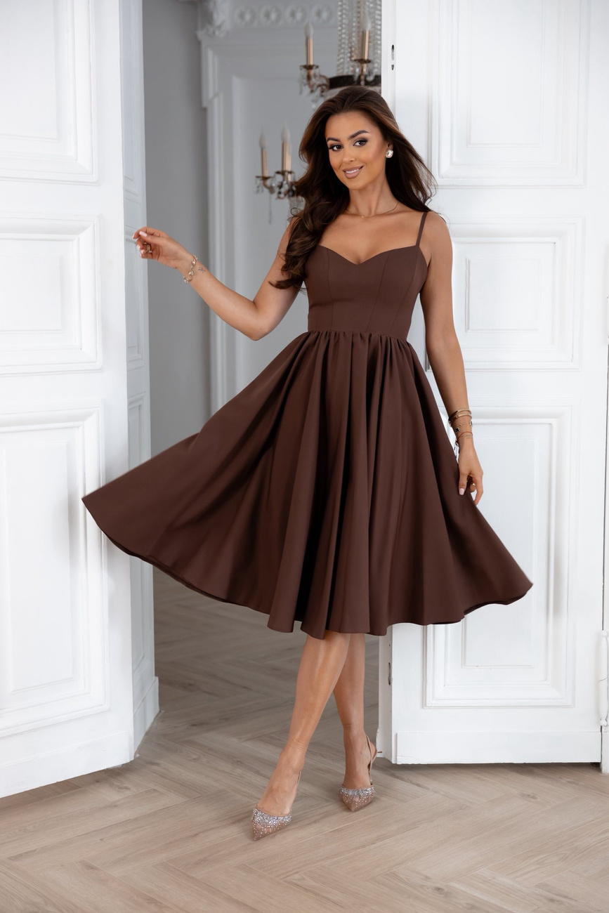 Elegancka  midi Sukienka na ramiączkach Chantel  czekolada