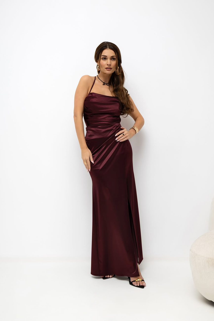 Elegancka dopasowama sukienka maxi Paula satynowa bordowa