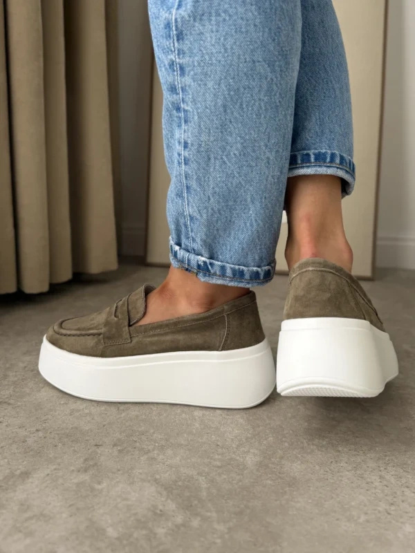 Mokasyny damskie na platformie ze skóry naturalnej khaki