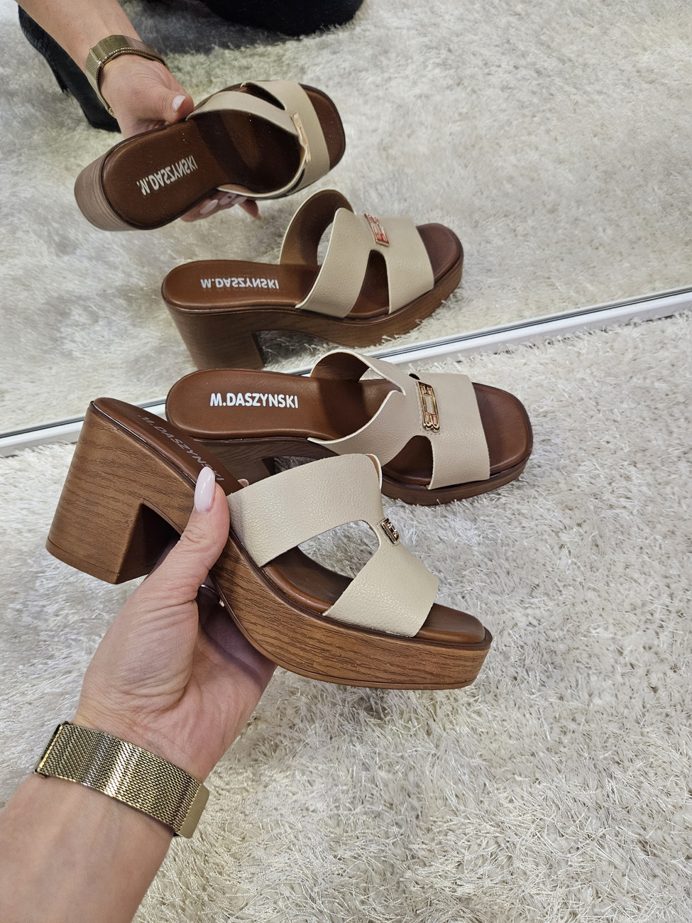 Klapki Olivia na obasie beżowe