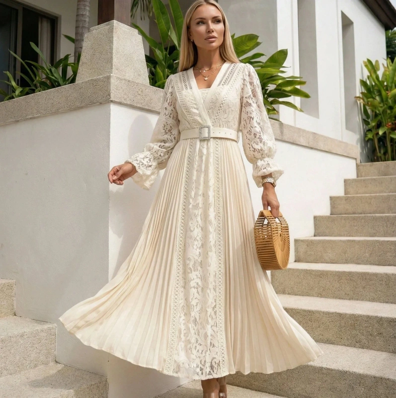 Sukienka Maxi Koronkowa Beżowa Plisowana Elegancka na Wesele Długa z Paskiem