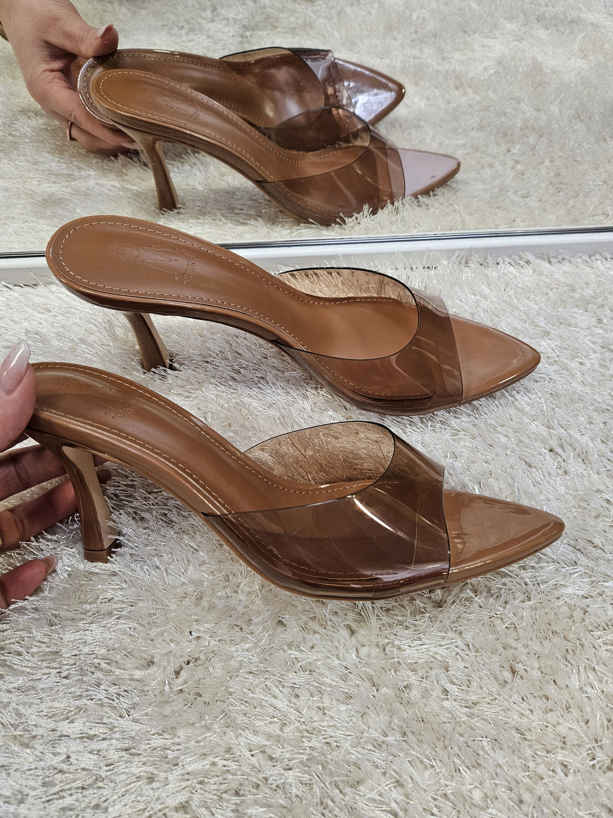 Klapki Camila na obcasie eko skóra  camel