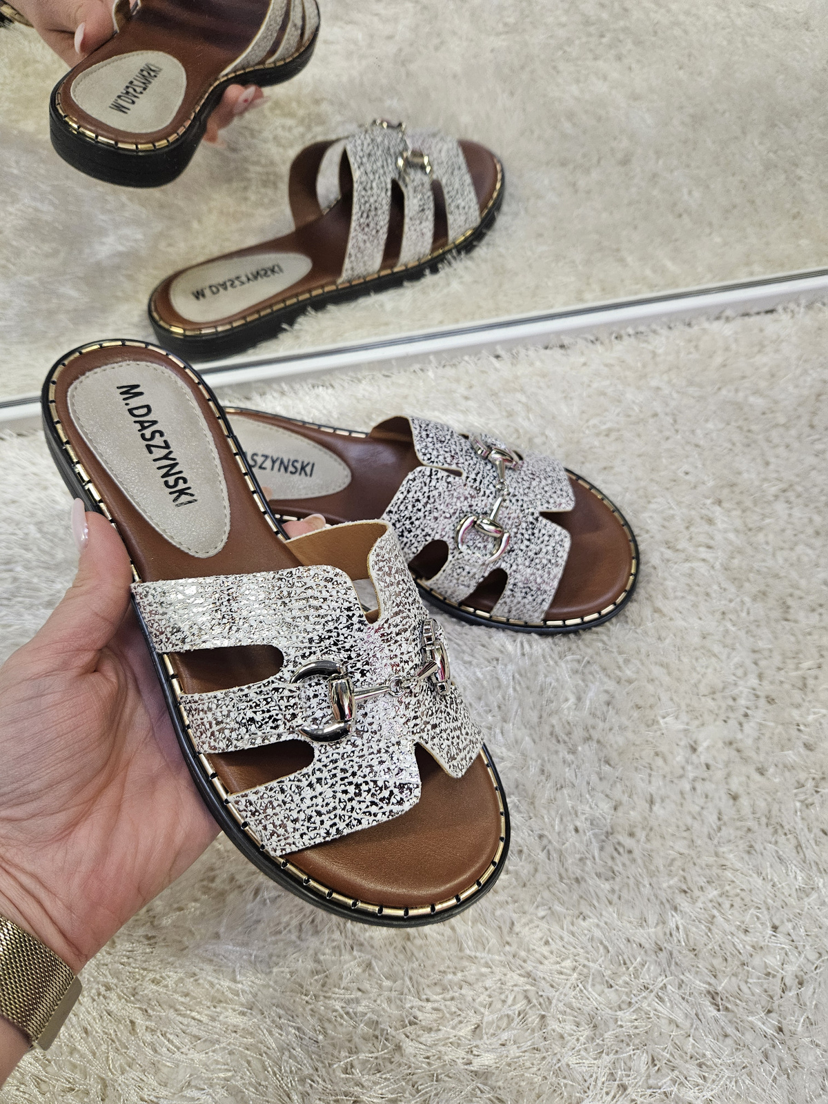 Klapki Suzi  eko skóra  jasno złoty